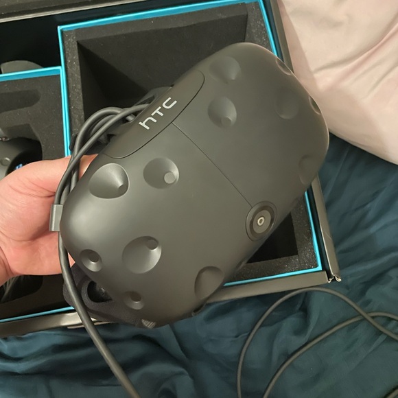 HTC vive head set - Picture 2 of 3